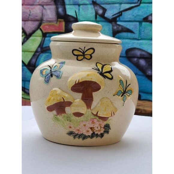 Vintage 70s Kitsch Ceramic Mushroom  & Butterfly Floral Canister - Picture 2 of 7